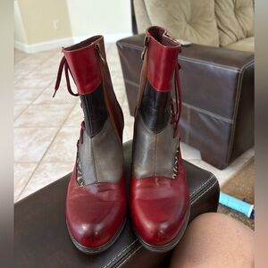 L’Artiste By Spring Step Boots Size 40 (US 9) Red Gray Black 2” Heel Perfect